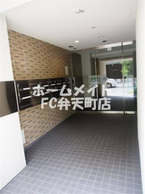 【エントランス】 | 第３三先ハウス | 清潔なエントランスです