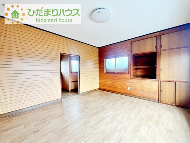 【寝室】 | 筑西市乙　中古戸建 | 大きなベッドを置いても余裕の広さの主寝室♪