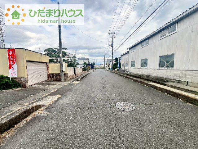 【前面道路含む現地写真】 | 筑西市乙　中古戸建 | たっぷりの陽光と心地よい風が舞い込む住まい♪