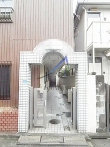 シャトー・ド・シャトンのエントランス|エントランスです。