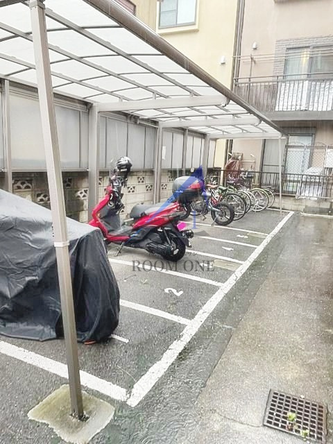 シャトー・ド・シャトンのその他共用部分|駐輪スペースです。