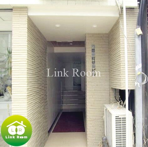 門前仲町杉田ビルのエントランス