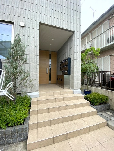 ボヌール元町のエントランス