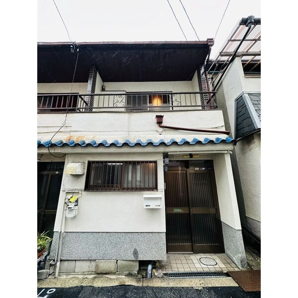 東住吉区公園南矢田4丁目テラスハウスの外観