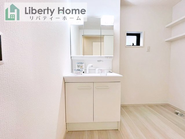 取手市戸頭16期　新築戸建　2号棟の独立洗面台