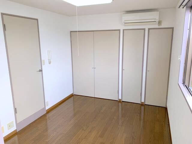 高橋ビルの洋室