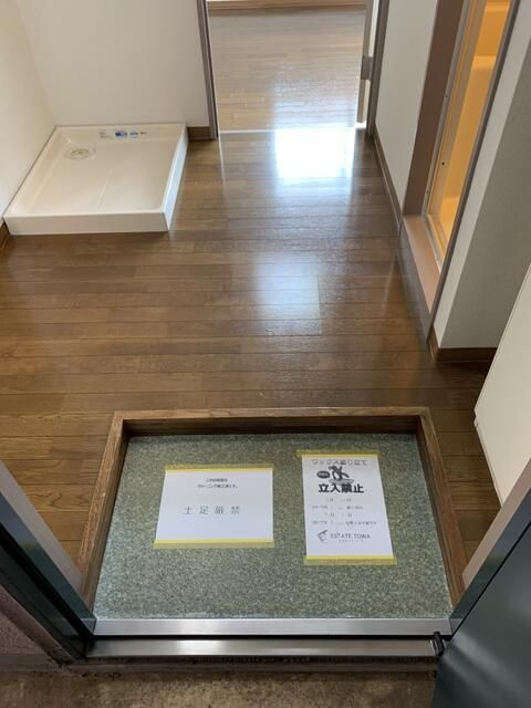 高橋ビルの玄関