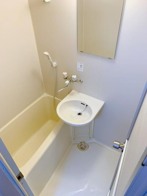 高橋ビルの浴室