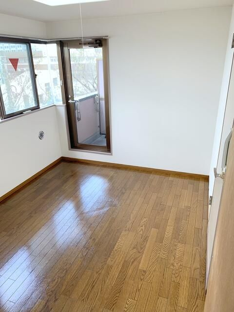 高橋ビルの洋室