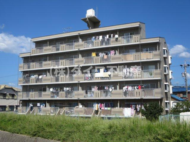 マンション稲葉の外観