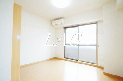 【居間・リビング】 | ロッソ・美園 | 洋室のお部屋です。