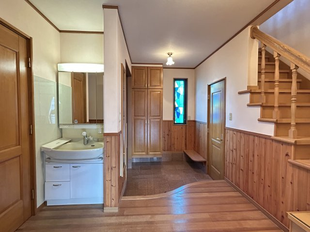 阿南市羽ノ浦町中庄洲崎中古戸建の玄関