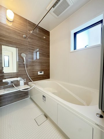 新築戸建・新築建売　福島市方木田字上原【長期優良住宅】吉井田小・福島一中の浴室|浴室乾燥機付きで雨の日や花粉の時期でも室内干しができるので安心です！