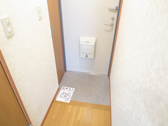 アンプルールフェール戸田公園の玄関|別号室の参考写真です。