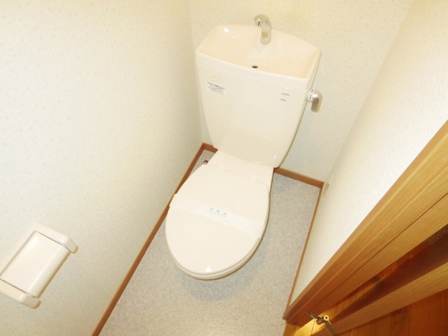 アンプルールフェール戸田公園のトイレ|別号室の参考写真です。