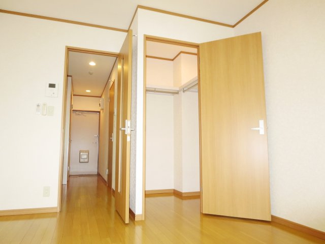 アンプルールフェール戸田公園の収納|別号室の参考写真です。