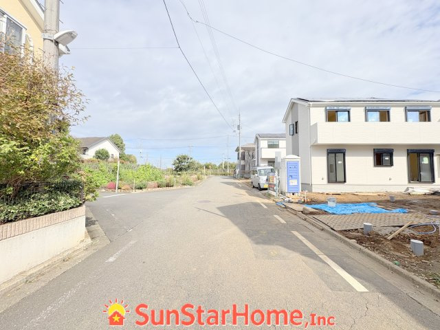 【サンスターホーム】あきる野秋留3丁目　新築B号棟の前面道路含む現地写真