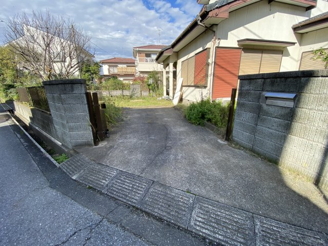 東和貸家の駐車場