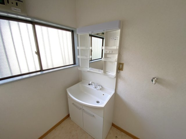 東和貸家の独立洗面台