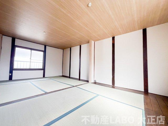 大正区三軒家西2丁目戸建ての寝室