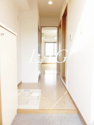 【玄関】 | リライアンスコート志村 | 玄関です。