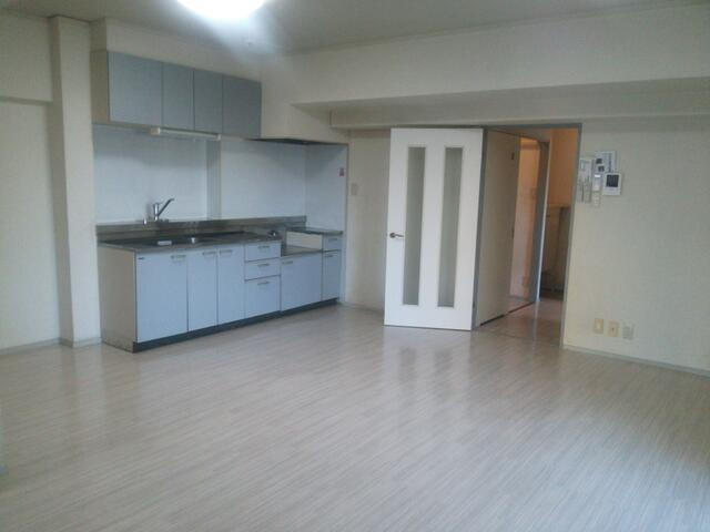 川崎市多摩区栗谷４丁目の賃貸マンションのキッチン