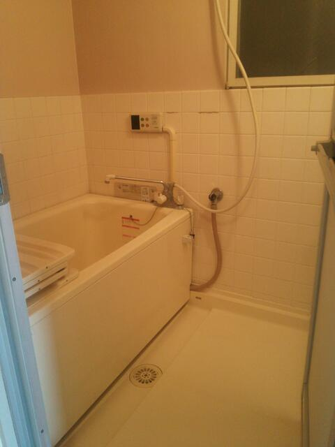 川崎市多摩区栗谷４丁目の賃貸マンションの浴室