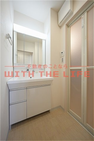 PROUDⅡ花畑（プラウド）【キャッシュバック対象物件】の独立洗面台|朝の支度にも助かる、独立の洗髪洗面化粧台