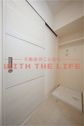 PROUDⅡ花畑（プラウド）【キャッシュバック対象物件】の洗面所|明るい洗面所です