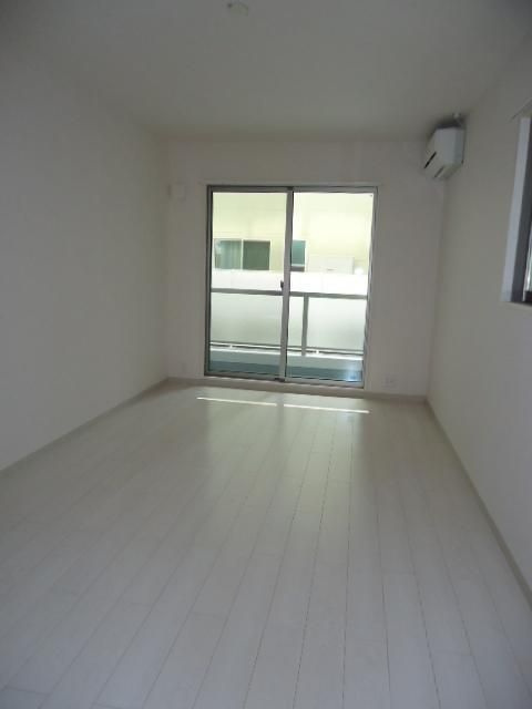 ラヴィータ原町のエントランス