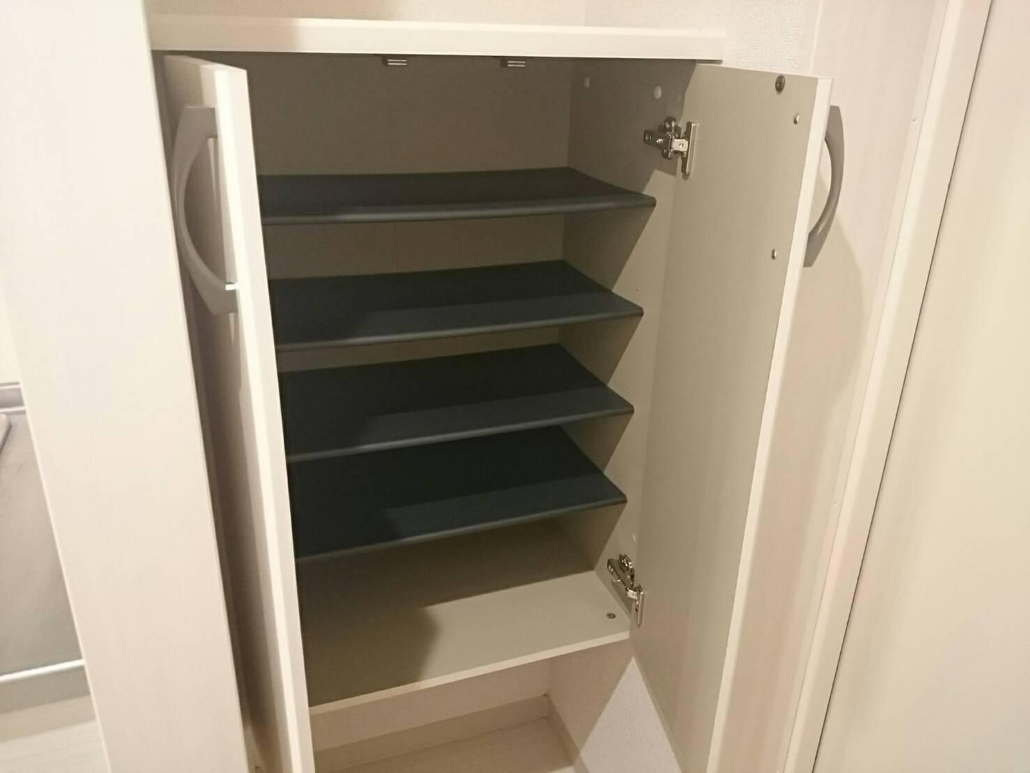 ラヴィータ原町の玄関