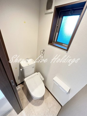 【トイレ】 | レイディアンス安浦 | 窓付き♪温水洗浄便座付トイレ