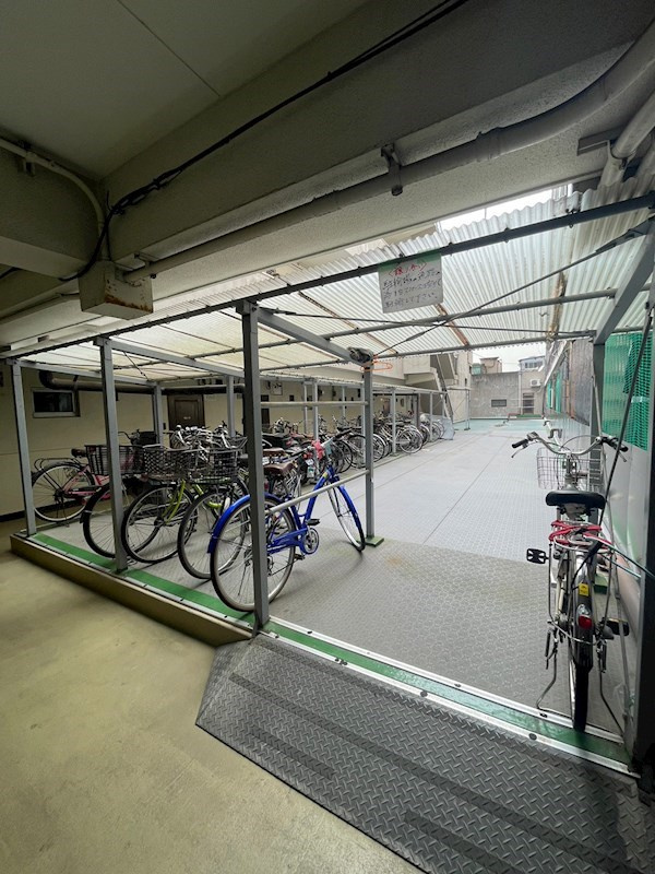 湊川センタービルＢ棟の外観