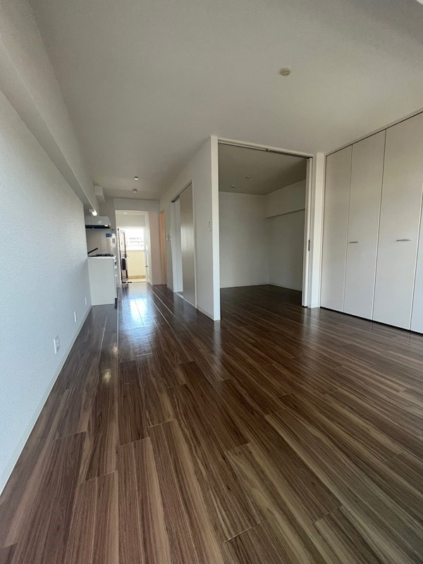 湊川センタービルＢ棟の居間・リビング