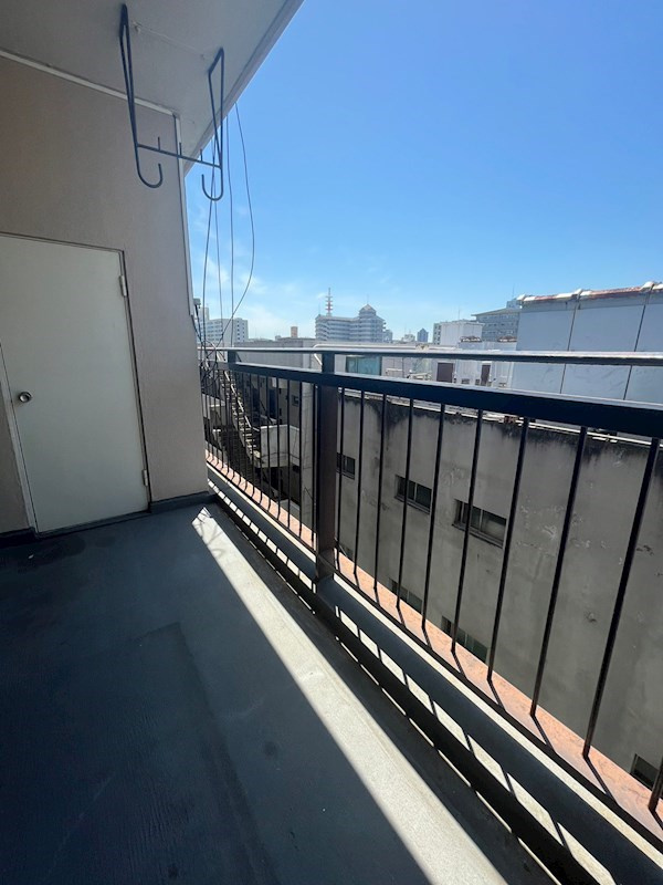 湊川センタービルＢ棟のバルコニー