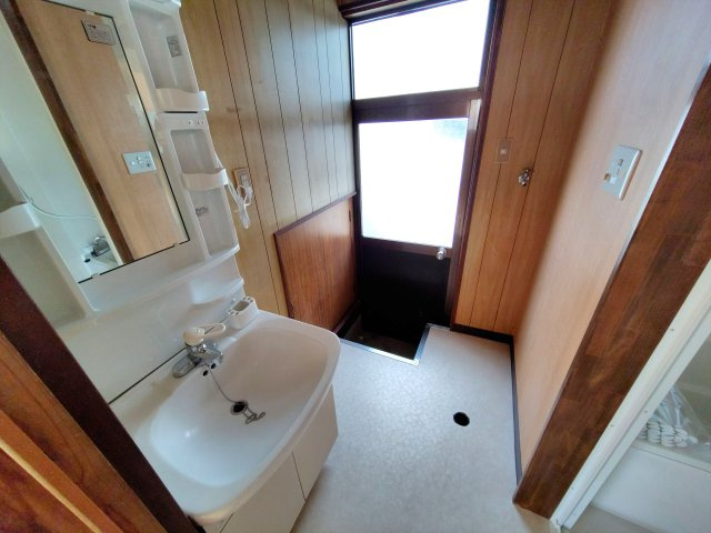 藤竹借家の洗面所