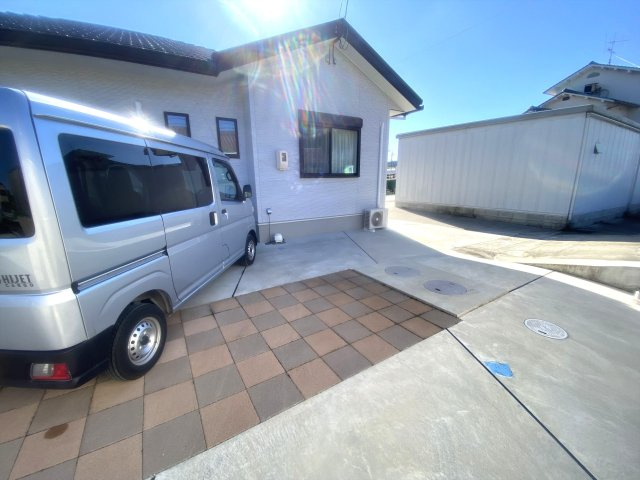 藤竹借家の駐車場