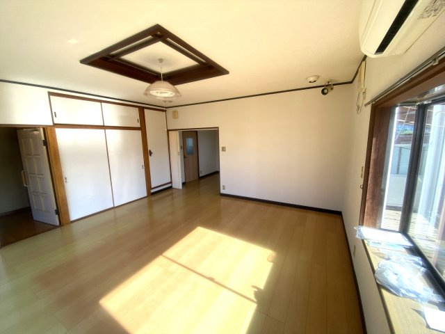 藤竹借家の居間・リビング