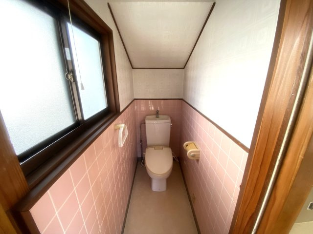 藤竹借家のトイレ