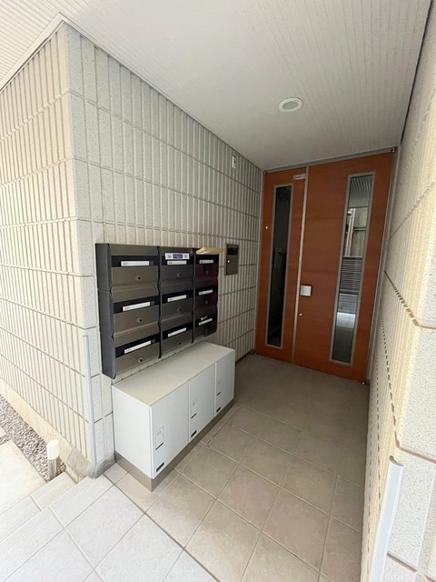 ＫＪフォレストのエントランス|建物の内部です