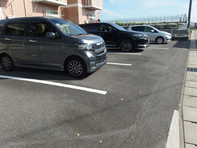 アメニティ藪下の駐車場