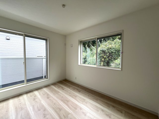 のびのびとした暮らしはここで叶う！横須賀市野比３丁目新築戸建の洋室