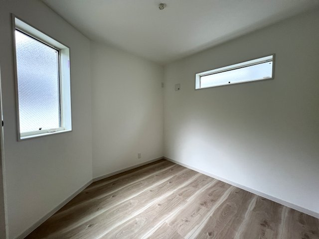 のびのびとした暮らしはここで叶う！横須賀市野比３丁目新築戸建の洋室