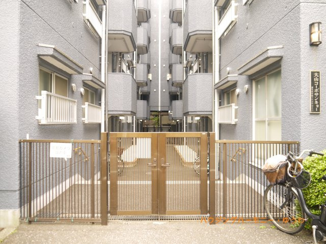 【エントランス】 | 大山コーポサンキョウ | 住まいの顔にふさわしい落ち着いた迎賓空間