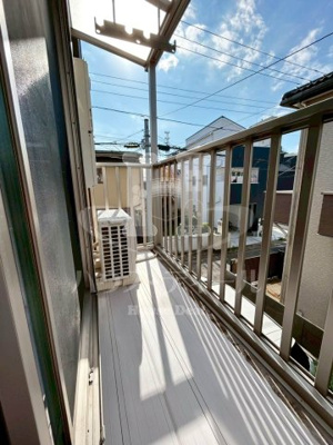 【バルコニー】 | ロイヤル中十条Ⅱ | 開放的で明るい空間を演出してくれるバルコニーです