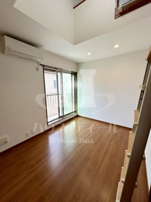 【居間・リビング】 | ロイヤル中十条Ⅱ | おしゃれな居間です