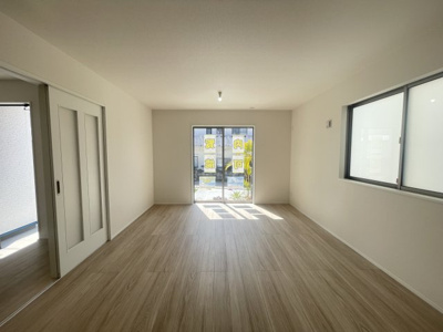 【居間・リビング】 | 読谷村上地（全3棟）B・C号棟 | C号棟　LDK16帖♪