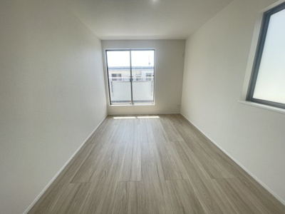 【洋室】 | 読谷村上地（全3棟） | ※同仕様写真です