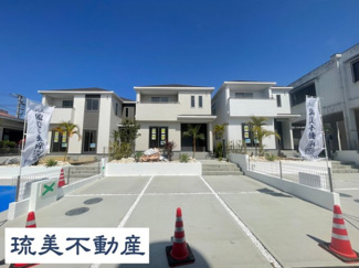 【外観】 | 読谷村上地（全3棟）B・C号棟 | ※全棟並列駐車2～3台可♪