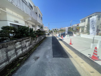 【前面道路含む現地写真】 | 読谷村上地（全3棟）B・C号棟 | ※南側公道4m♪